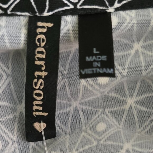 HeartSoul Women's Black/White Geometric Ruffle Neck Top | Size Large NWT - Picture 10 of 13